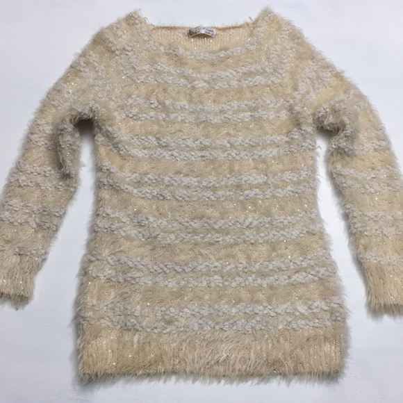 🚨 5/$25‎ SALE 🚨 Womens Sz Medium Sequin Faux Fur Sweater - Picture 1 of 8